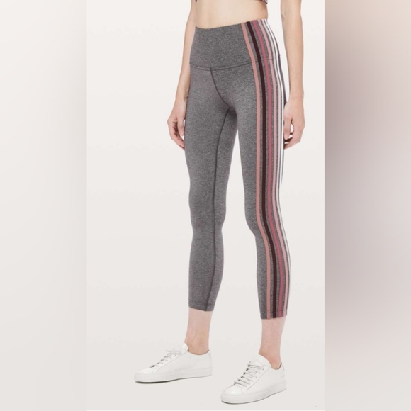 Lululemon Take A Hint 7/8 Tight *25". Size 6. - Picture 3 of 17